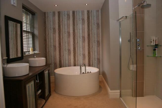 En Suite Bathroom