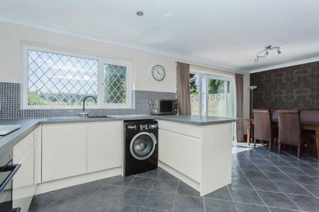 Kitchen / Brea...