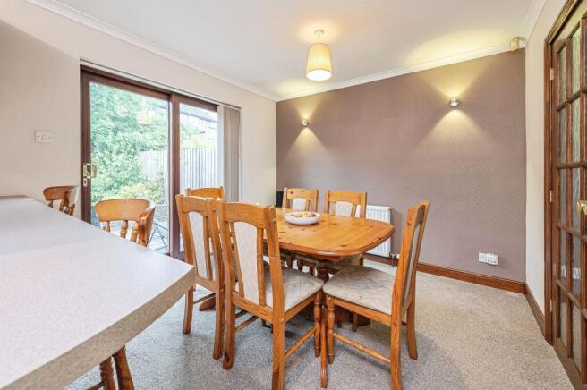 4 bed Detached for sale Image 7