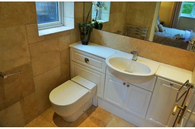 Master En-suite