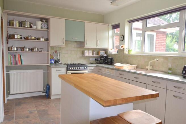 kitchen new.JPG