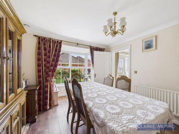 5 bed Detached for sale Image 6