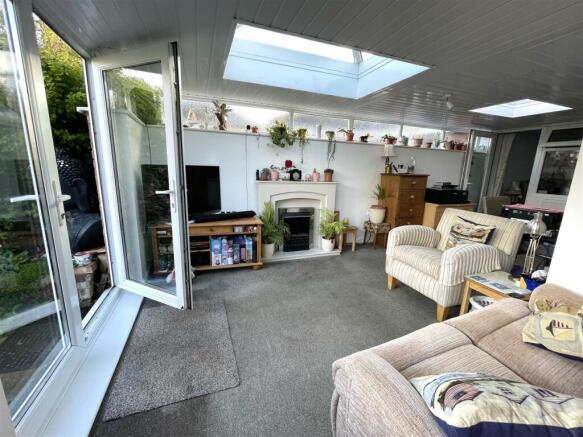 GARDEN ROOM B.JPG