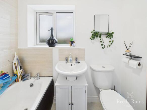 2 bed Semi-Detached for sale Image 12