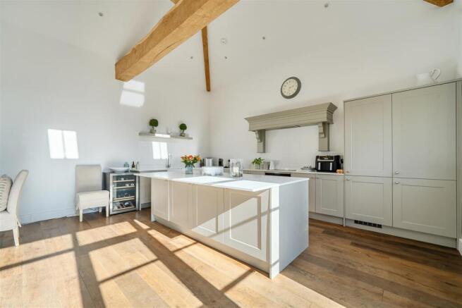 Kitchen 2nd angle.jpg