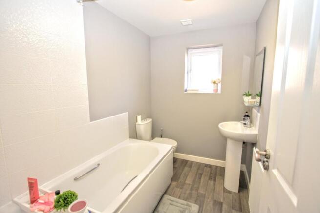 BATHROOM/W.C.