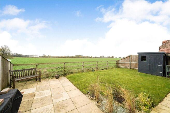 Rear Garden & View