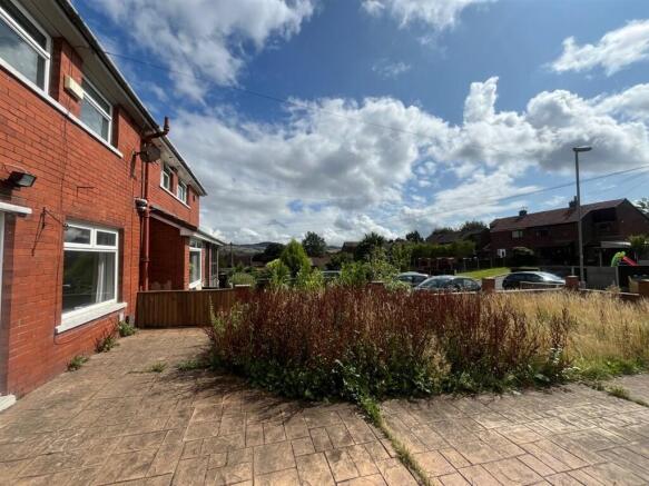 2 bed Semi-Detached for sale Image 11