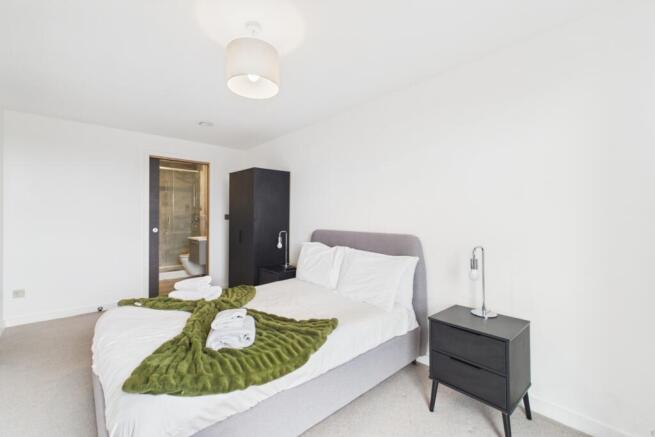 2 bed Apartment for sale Image 8