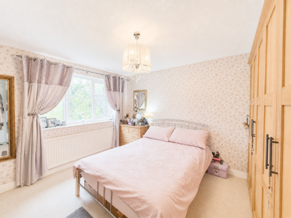 4 bed Detached for sale Image 7