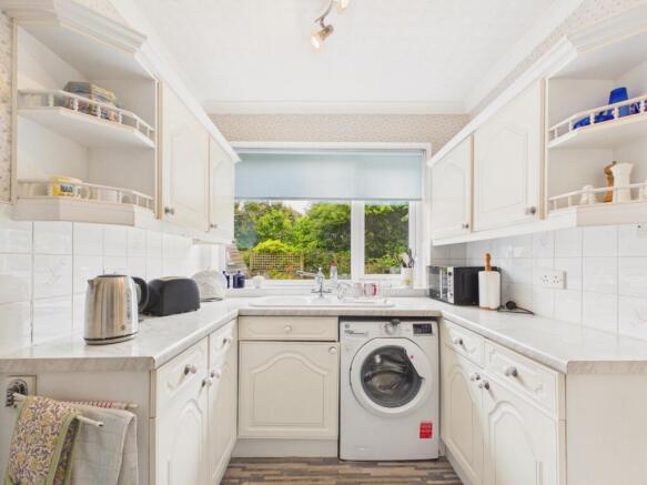 3 bed Semi-Detached for sale Image 7