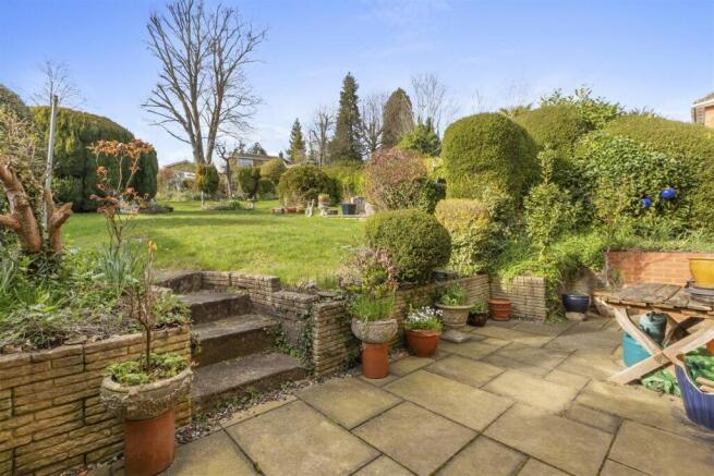 37 Westover Rd, HP13 5HY-11.jpg