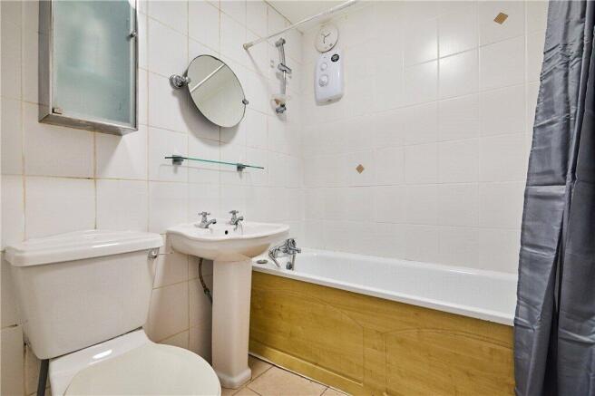 2 bed Apartment for sale Image 5