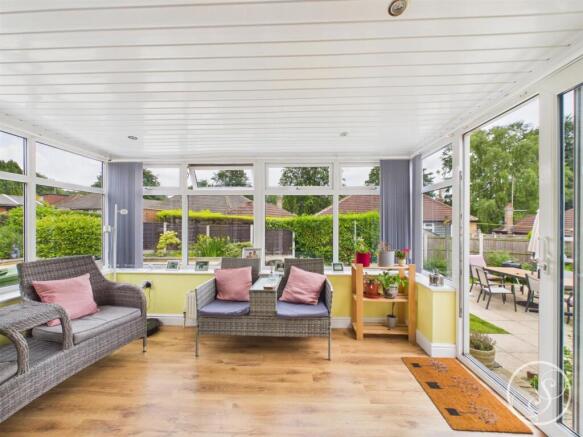 2 bed Detached Bungalow for sale Image 9