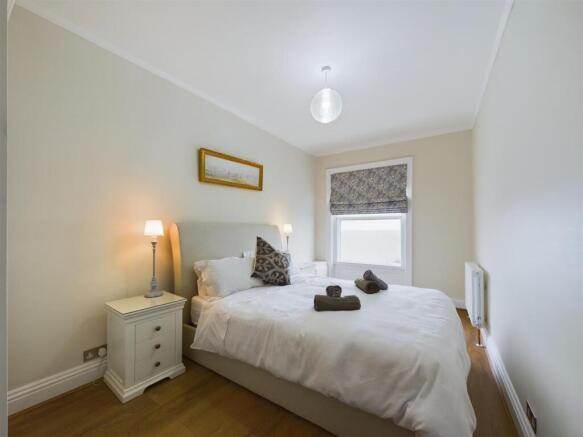 2 bed Apartment for sale Image 6