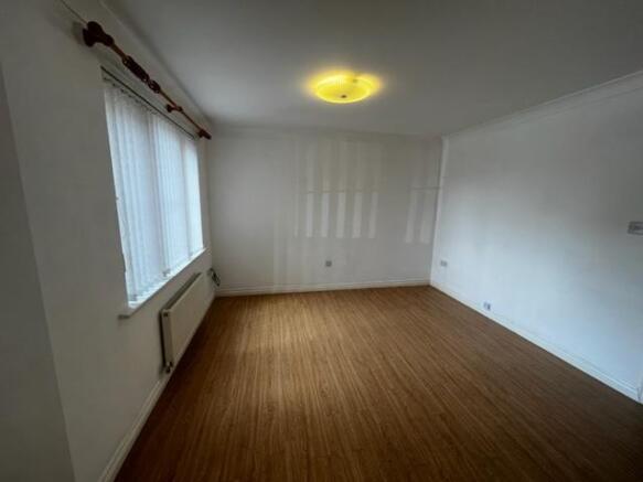 2 bed Apartment for sale Image 6