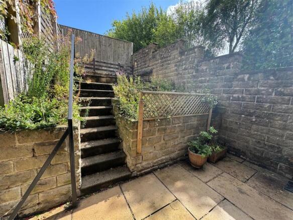 2 bed Town House to rent Image 9