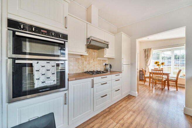 2 bed Park Home for sale Image 8