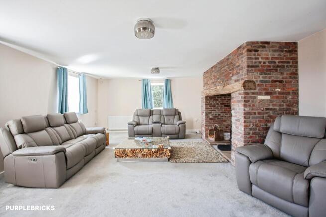 4 bed Detached for sale Image 7