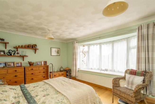 Bedroom 1.jpg