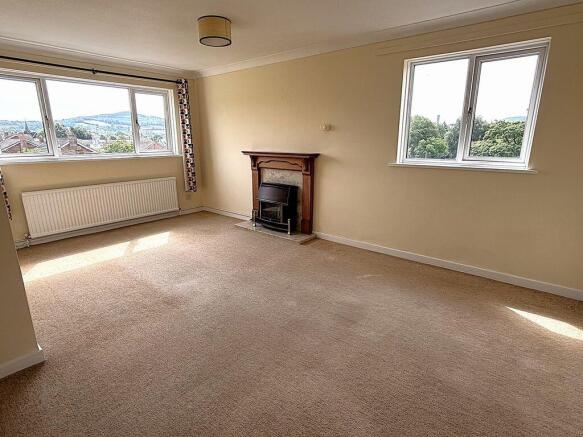 Knoll Road, Abergavenny photo 4