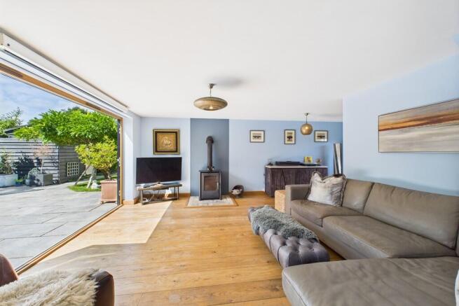 CAM01689G0-PR0485...