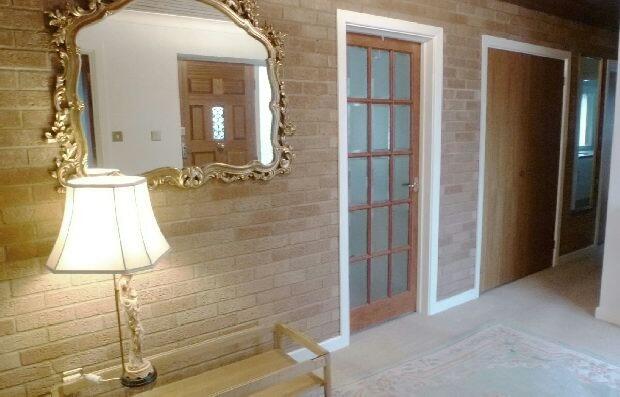 Spacious Reception H