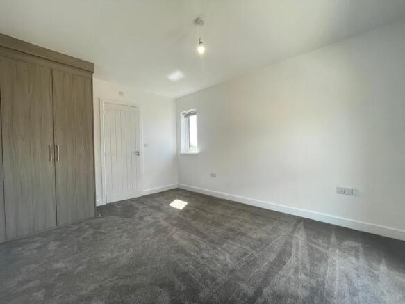 3 bed Semi-Detached to rent Image 6
