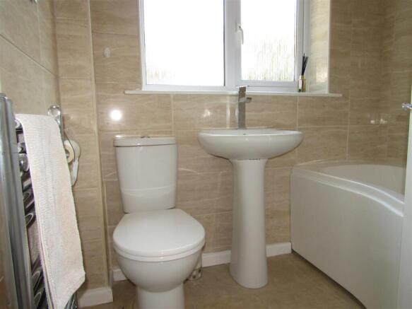 2 bed Semi-Detached Bungalow for sale Image 10