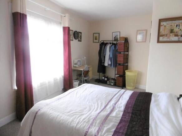 Bedroom 1 (FRONT)