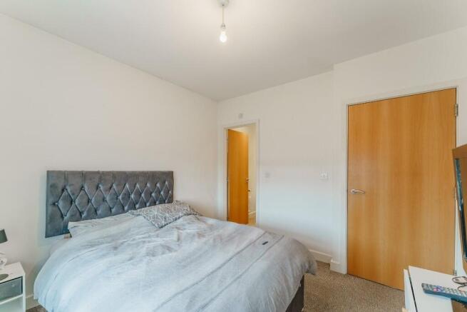 2 bed Apartment for sale Image 7