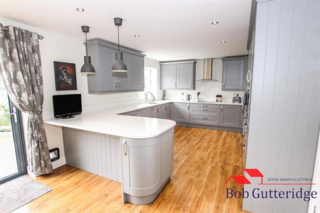 OPEN PLAN FITTED KITCHEN / DINER / FAMILY ROOM