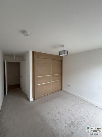 2 bed Apartment to rent Image 8