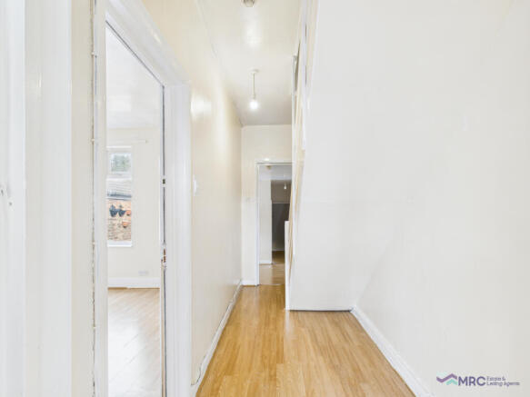 2 bed Flat to rent Image 8