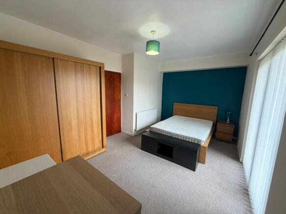 3 bed Town House to rent Image 7