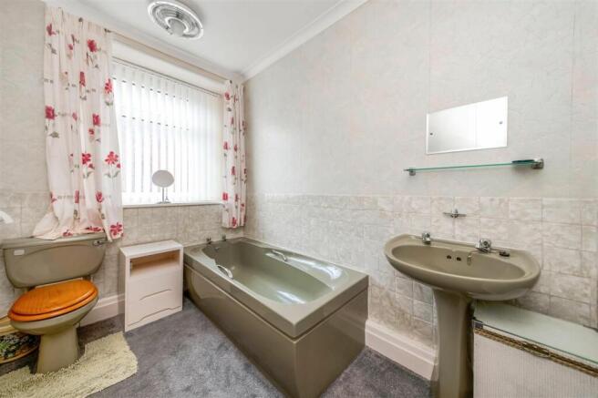 HOUSE BATHROOM