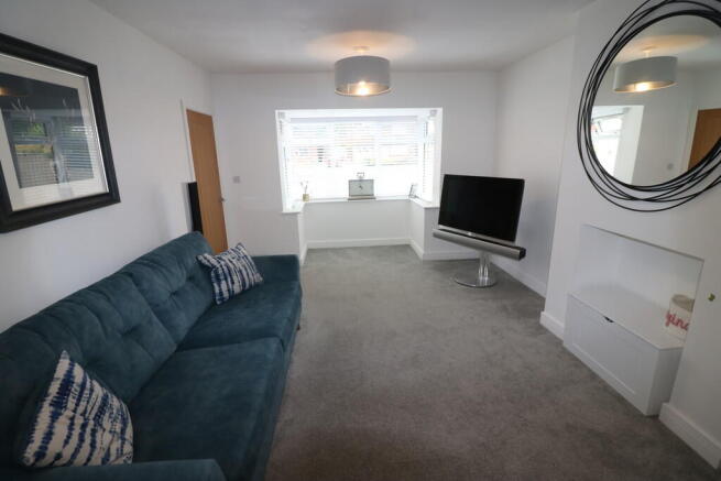 5 bed Detached to rent Image 12