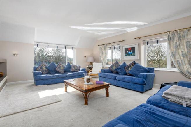 Lounge_2.jpg