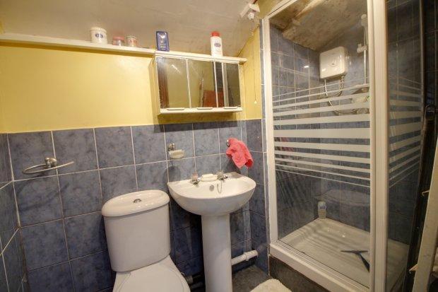 Bathroom (Annex...