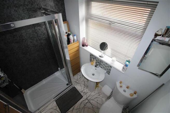 SHOWER ROOM/WC