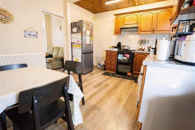 2 bed Semi-Detached for sale Image 8