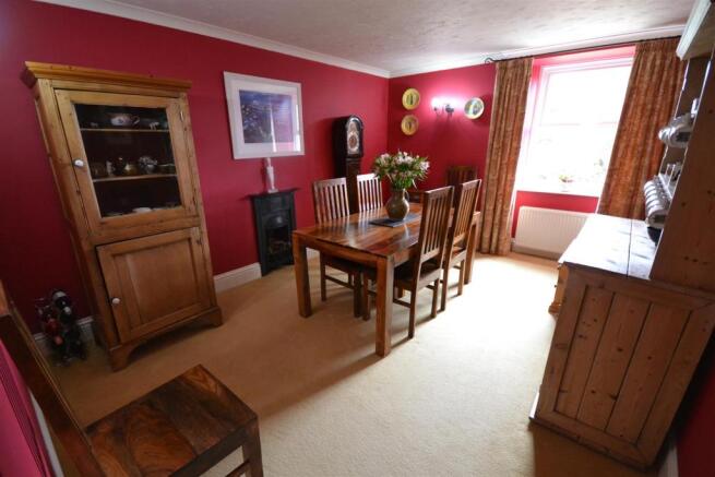 Dining Room / Bedroom 4