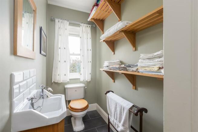 The Avenue 10 Bathroom WC-2.jpg