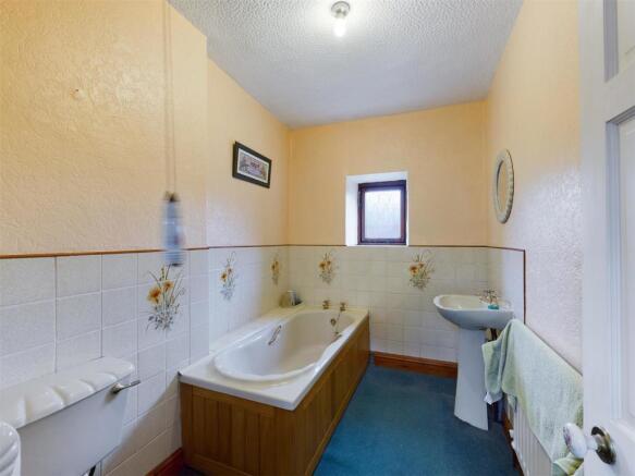 Bathroom.jpg