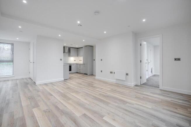 2 bed Flat to rent Image 5