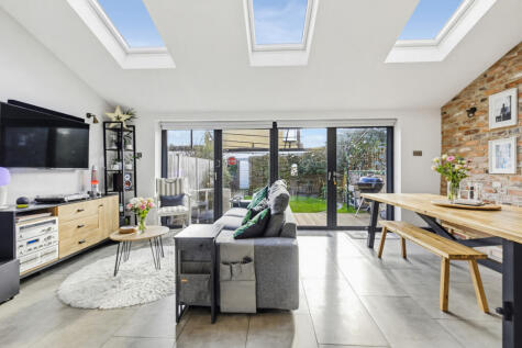 Oakway, Raynes Park, SW20