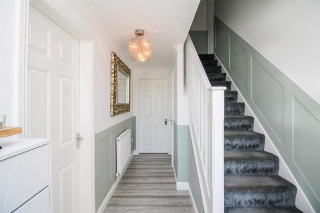 4 bed Detached for sale Image 8