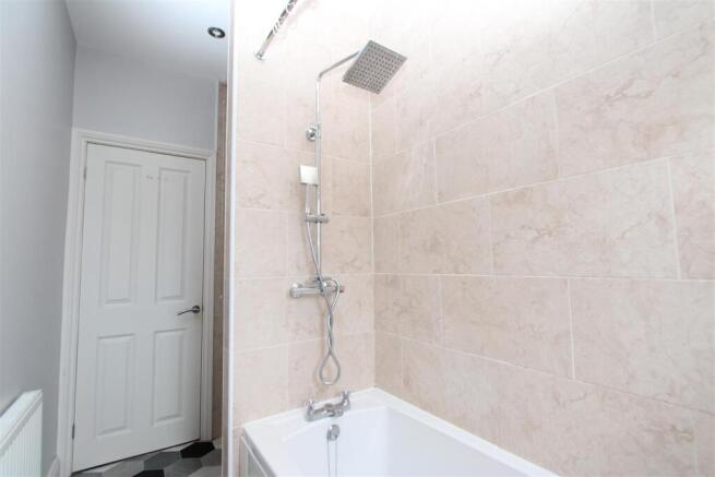 2 bed Terraced to rent Image 9