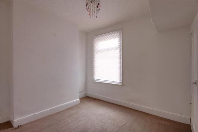 2 bed Terraced to rent Image 5