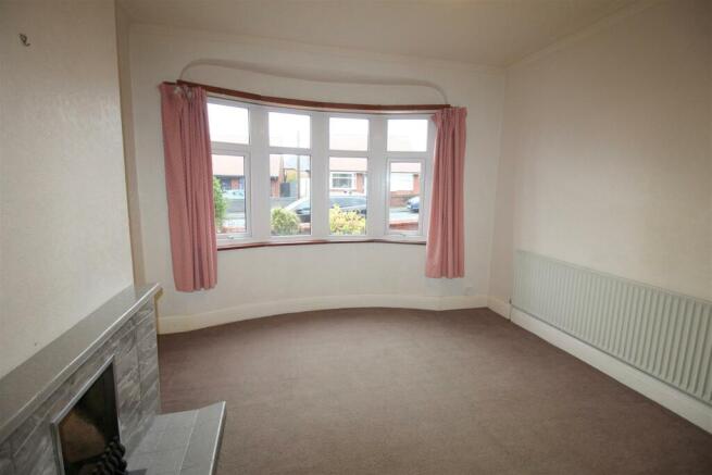 St Andrews Road North, 136, lounge 2.JPG